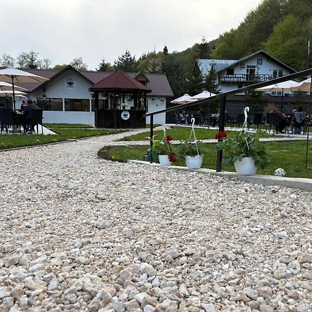 Cabana Izvoarele Doftanei Trăisteni 外观 照片