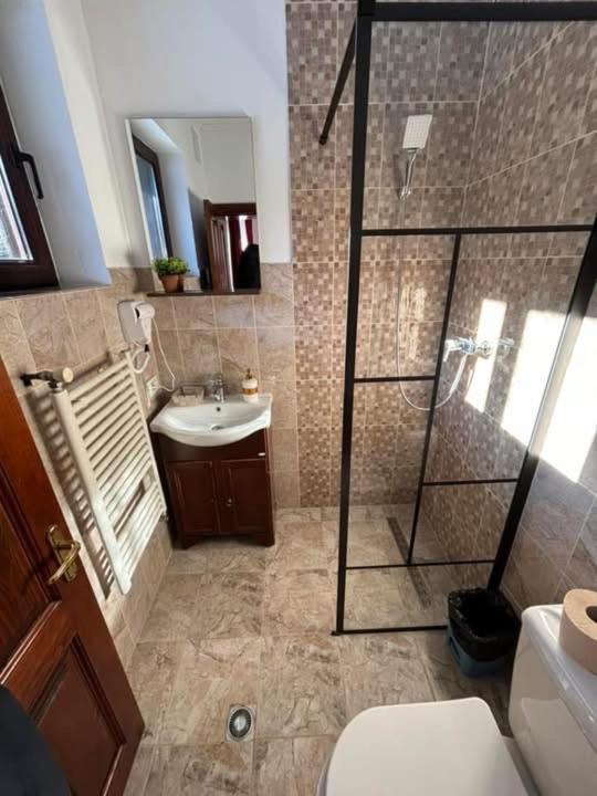 Cabana Izvoarele Doftanei Trăisteni 外观 照片