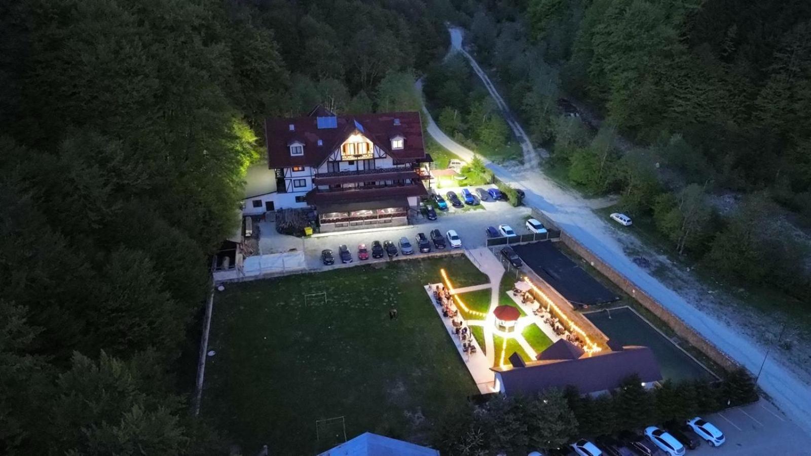 Cabana Izvoarele Doftanei Trăisteni 外观 照片