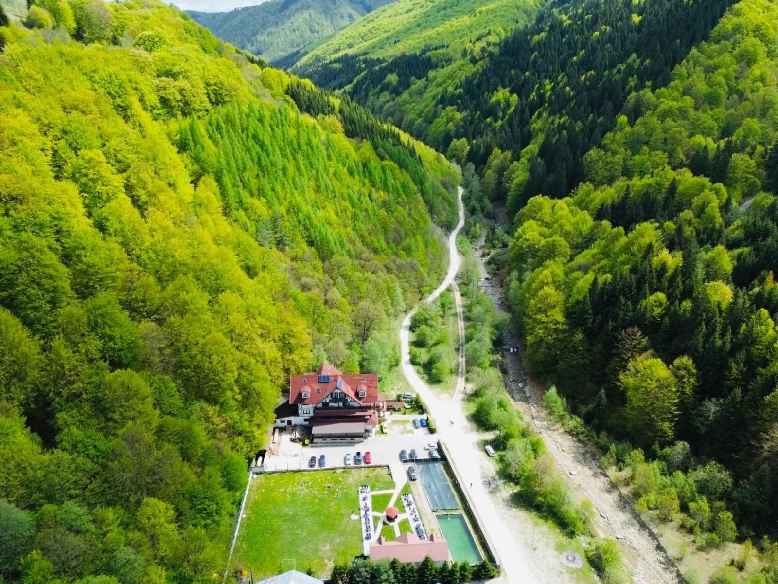 Cabana Izvoarele Doftanei Trăisteni 外观 照片